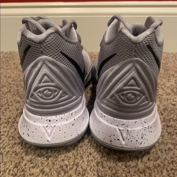 New! Kyrie 5 - Picture 4 of 5
